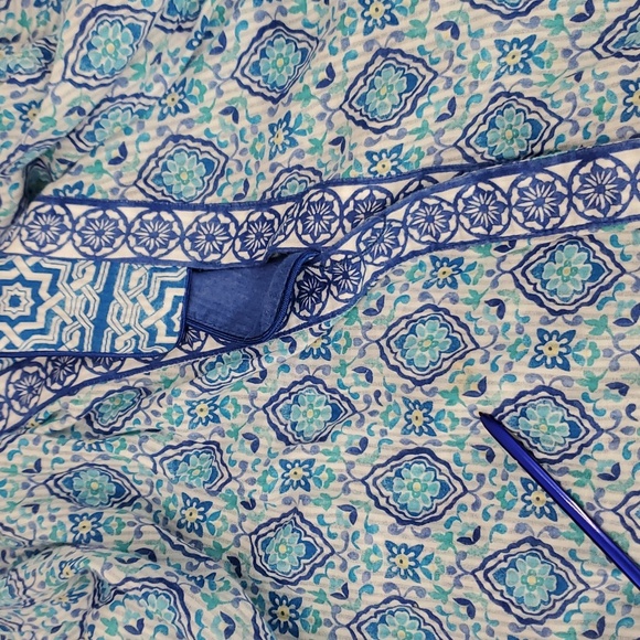 Oscar de la Renta Gauzy Cotton Blue and White Wrap Floral Asia Robe Size Large. - Picture 15 of 15